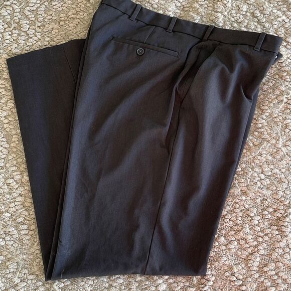 Mens Dress Pants. Van Heusen. Flat Front. Size  38x32 Charcoal Gray - Picture 8 of 8